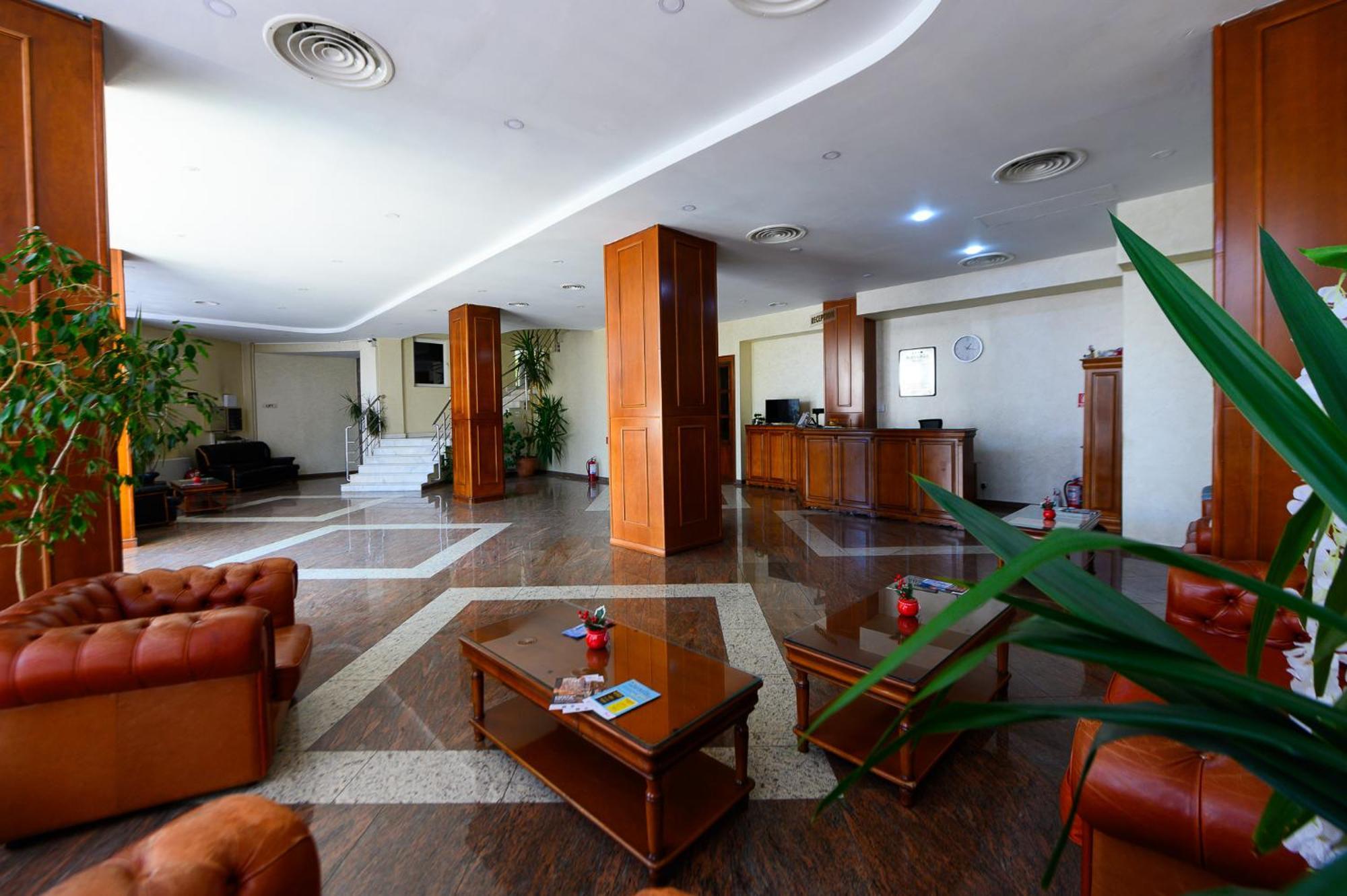 Hotel Bavaria Craiova Exterior foto