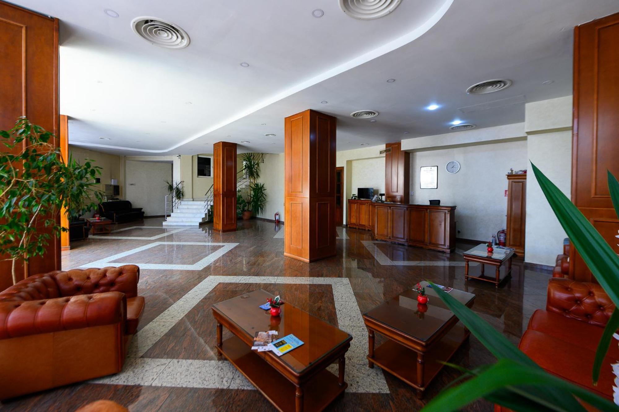Hotel Bavaria Craiova Exterior foto